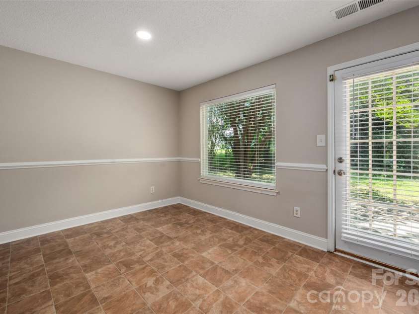 12133 Cartgate Lane, Charlotte, NC 28273.  MLS# CAR4387408, YatesRealty ID 26087. 