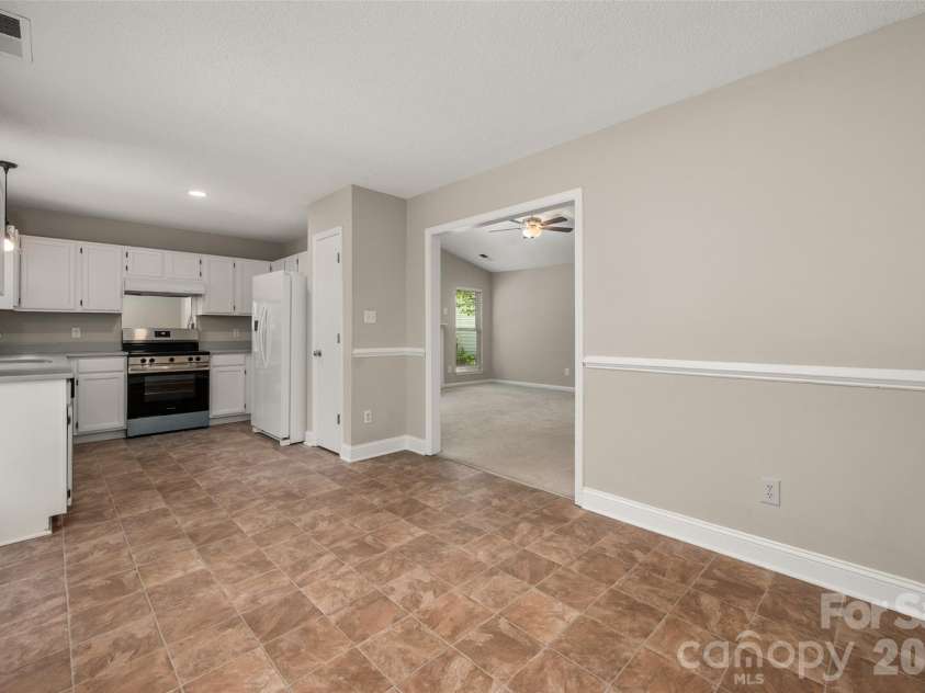 12133 Cartgate Lane, Charlotte, NC 28273.  MLS# CAR4387408, YatesRealty ID 26087. 
