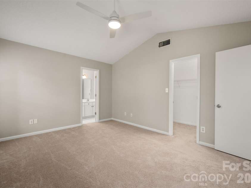 12133 Cartgate Lane, Charlotte, NC 28273.  MLS# CAR4387408, YatesRealty ID 26087. 