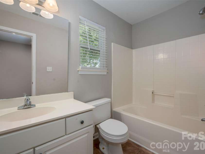 12133 Cartgate Lane, Charlotte, NC 28273.  MLS# CAR4387408, YatesRealty ID 26087. 