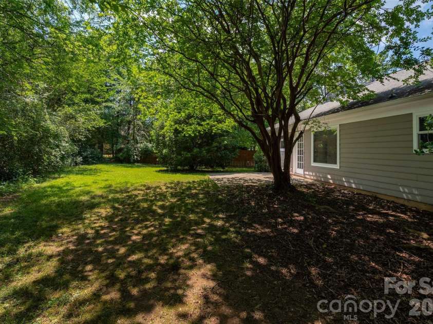 12133 Cartgate Lane, Charlotte, NC 28273.  MLS# CAR4387408, YatesRealty ID 26087. 