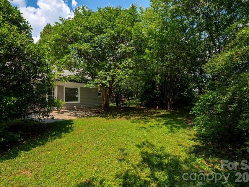 12133 Cartgate Lane, Charlotte, NC 28273.  MLS# CAR4387408, YatesRealty ID 26087. 