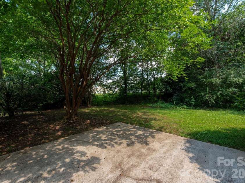 12133 Cartgate Lane, Charlotte, NC 28273.  MLS# CAR4387408, YatesRealty ID 26087. 