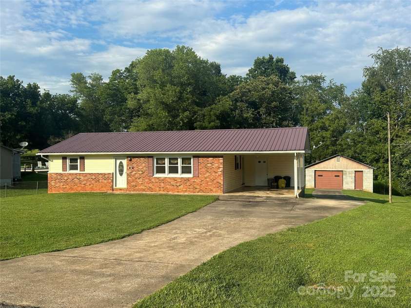 93 Meadow Brook Lane, Marion, NC 28752.  MLS# CAR4278931, YatesRealty ID 26087. 