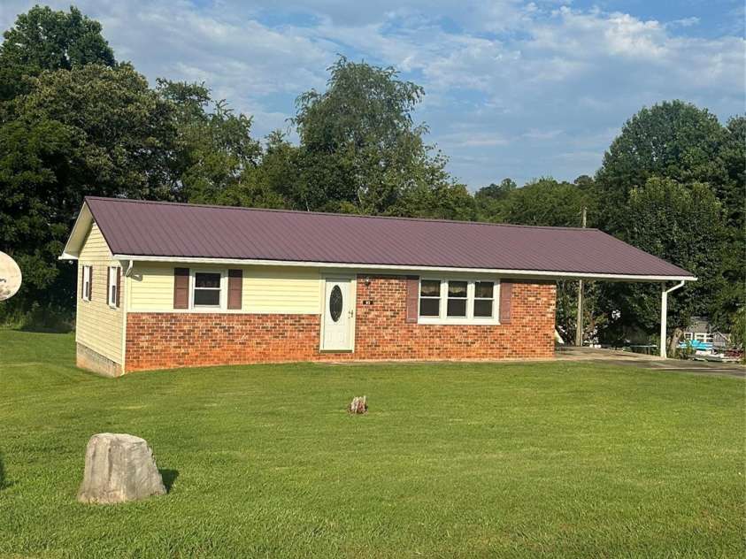 93 Meadow Brook Lane, Marion, NC 28752.  MLS# CAR4278931, YatesRealty ID 26087. 