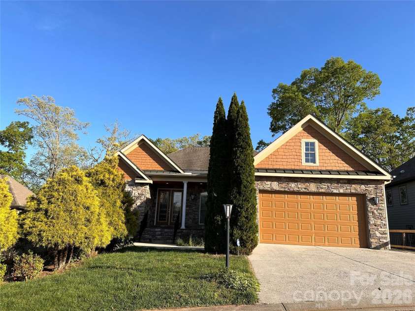 26 Stone House Road, Arden, NC 28704.  MLS# CAR4386749, YatesRealty ID 26088. 
