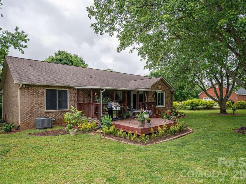3815 Wild Cherry Road, Shelby, NC 28150.  MLS# CAR4387447, YatesRealty ID 26089. 