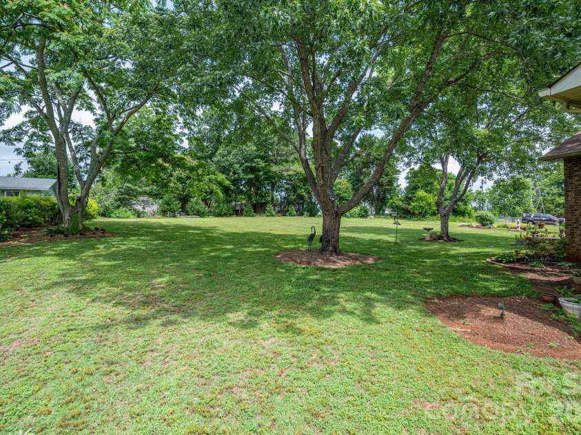 3815 Wild Cherry Road, Shelby, NC 28150.  MLS# CAR4387447, YatesRealty ID 26089. 