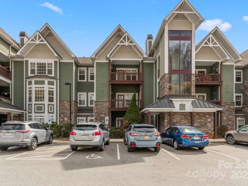 1000 Olde Eastwood Village Boulevard, Asheville, NC 28803.  MLS# CAR4241566, YatesRealty ID 2609. 