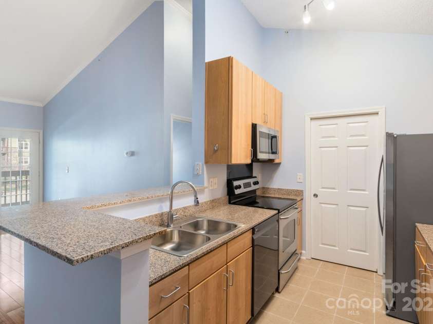 1000 Olde Eastwood Village Boulevard, Asheville, NC 28803.  MLS# CAR4241566, YatesRealty ID 2609. 