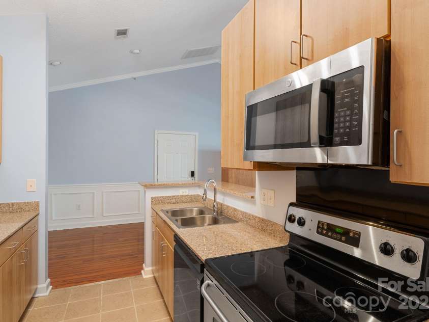 1000 Olde Eastwood Village Boulevard, Asheville, NC 28803.  MLS# CAR4241566, YatesRealty ID 2609. 