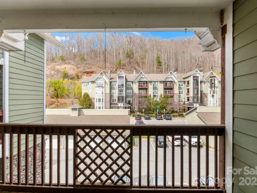 1000 Olde Eastwood Village Boulevard, Asheville, NC 28803.  MLS# CAR4241566, YatesRealty ID 2609. 