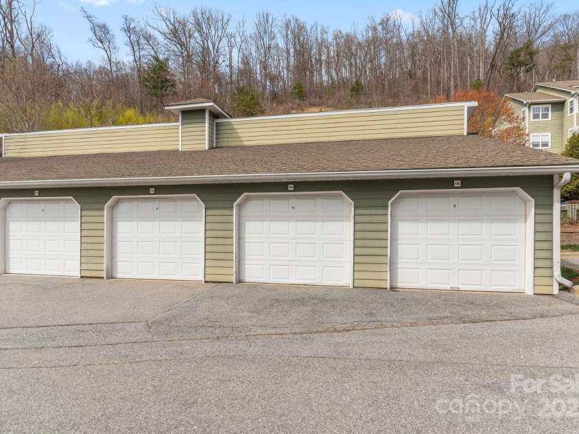 1000 Olde Eastwood Village Boulevard, Asheville, NC 28803.  MLS# CAR4241566, YatesRealty ID 2609. 