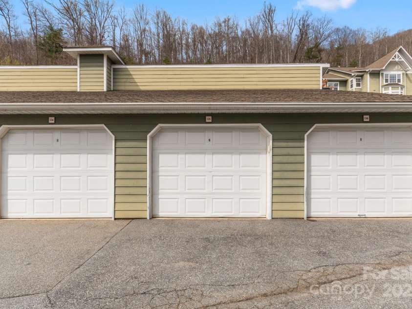 1000 Olde Eastwood Village Boulevard, Asheville, NC 28803.  MLS# CAR4241566, YatesRealty ID 2609. 