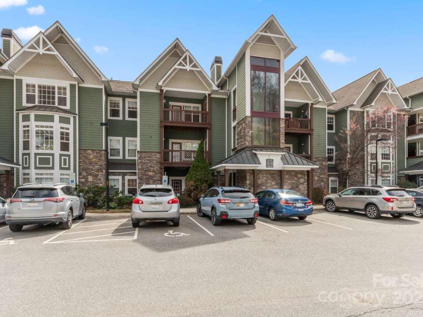 1000 Olde Eastwood Village Boulevard, Asheville, NC 28803.  MLS# CAR4241566, YatesRealty ID 2609. 