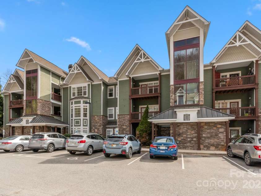 1000 Olde Eastwood Village Boulevard, Asheville, NC 28803.  MLS# CAR4241566, YatesRealty ID 2609. 