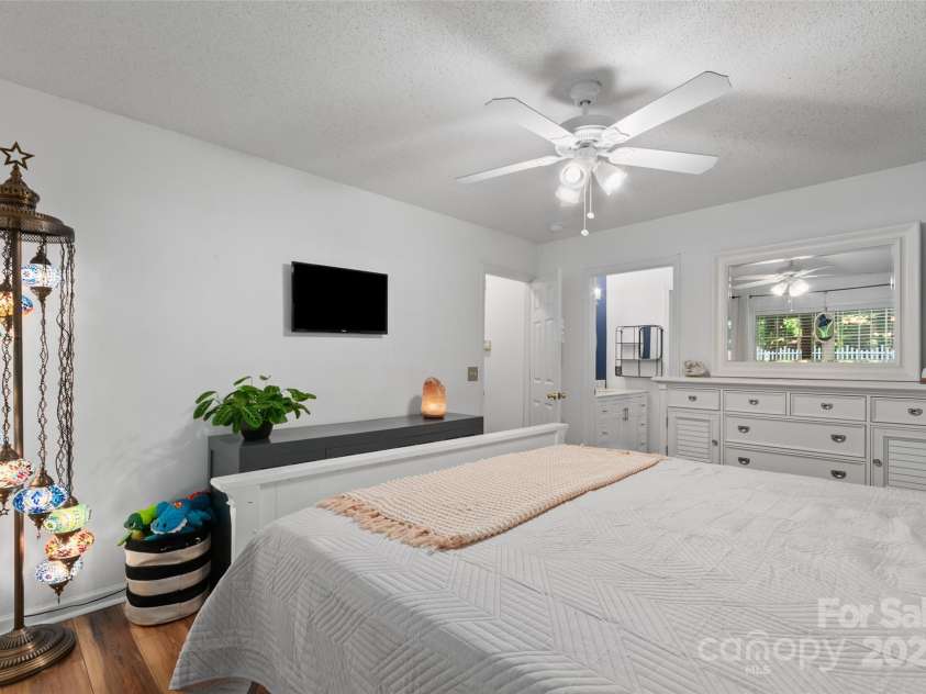 28 Grove Garden Avenue, Candler, NC 28715.  MLS# CAR4278254, YatesRealty ID 26090. Primary Bedroom