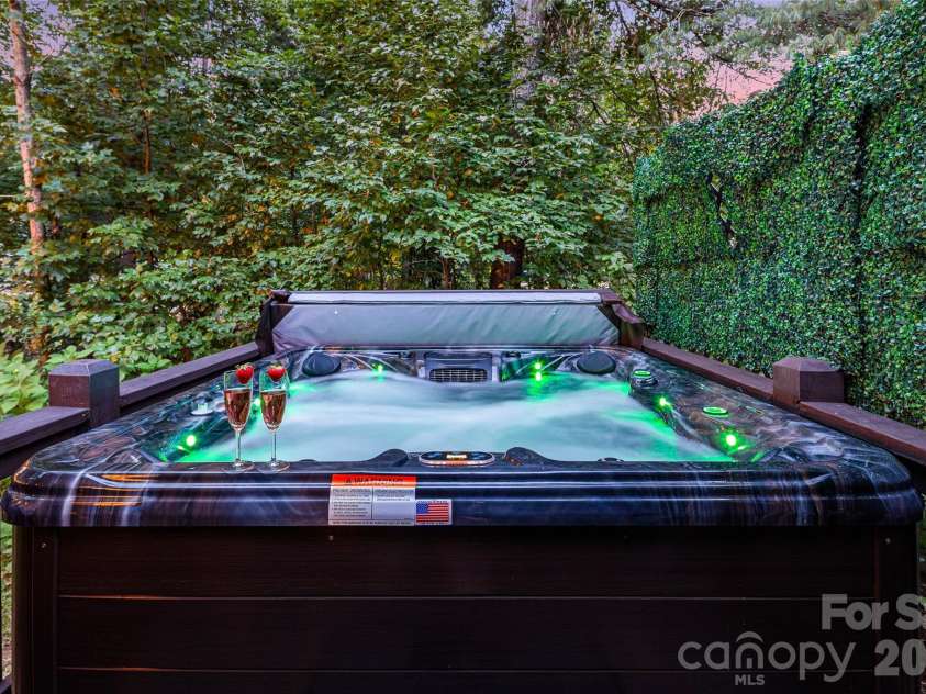 28 Grove Garden Avenue, Candler, NC 28715.  MLS# CAR4324654, YatesRealty ID 26090. 