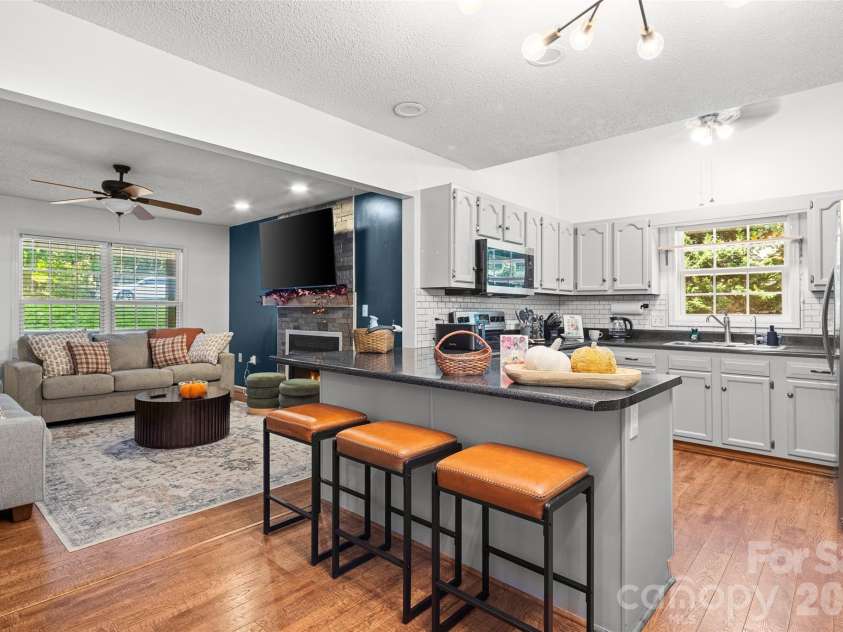 28 Grove Garden Avenue, Candler, NC 28715.  MLS# CAR4324654, YatesRealty ID 26090. 