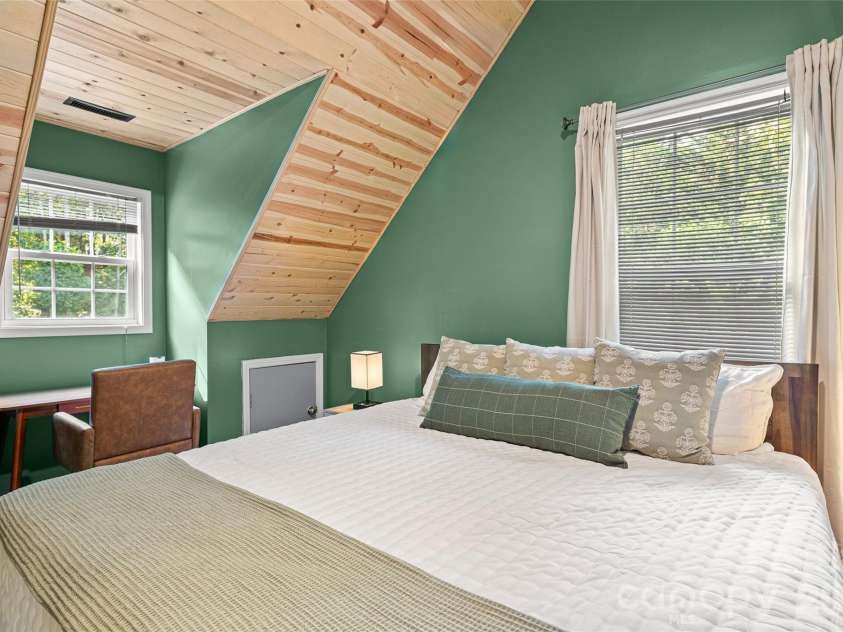 28 Grove Garden Avenue, Candler, NC 28715.  MLS# CAR4324654, YatesRealty ID 26090. 