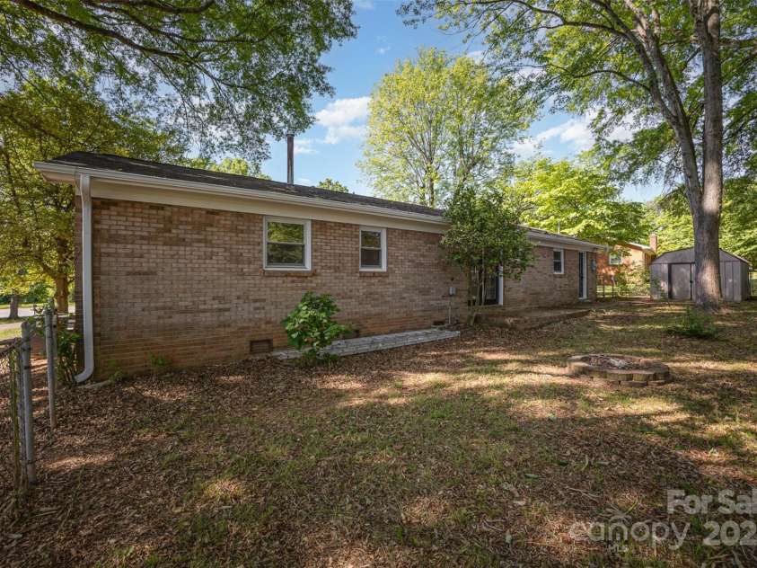 1141 Carolina Circle, Statesville, NC 28677.  MLS# CAR4252109, YatesRealty ID 26091. 