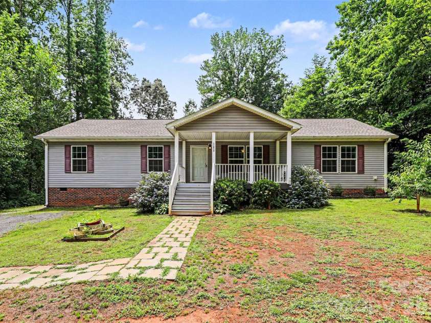 11913 Platon Avenue, Huntersville, NC 28078.  MLS# CAR4386789, YatesRealty ID 26092. 