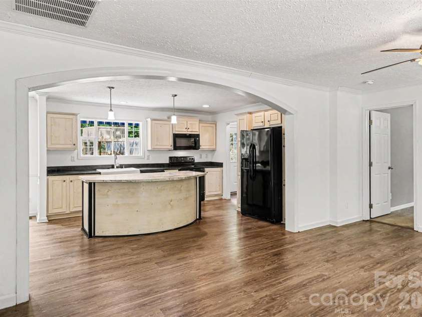 11913 Platon Avenue, Huntersville, NC 28078.  MLS# CAR4386789, YatesRealty ID 26092. 