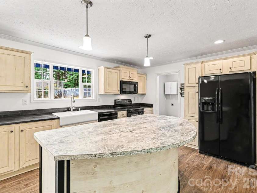 11913 Platon Avenue, Huntersville, NC 28078.  MLS# CAR4386789, YatesRealty ID 26092. 