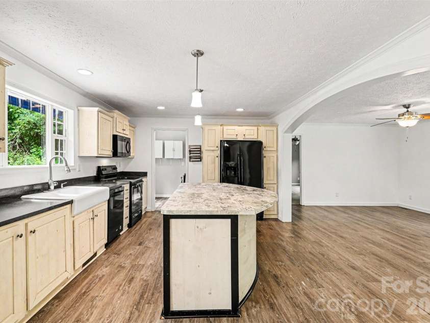 11913 Platon Avenue, Huntersville, NC 28078.  MLS# CAR4386789, YatesRealty ID 26092. 