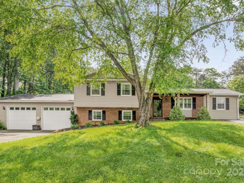 213 Turkey Hill Drive, King, NC 27021.  MLS# CAR4280116, YatesRealty ID 26092. 