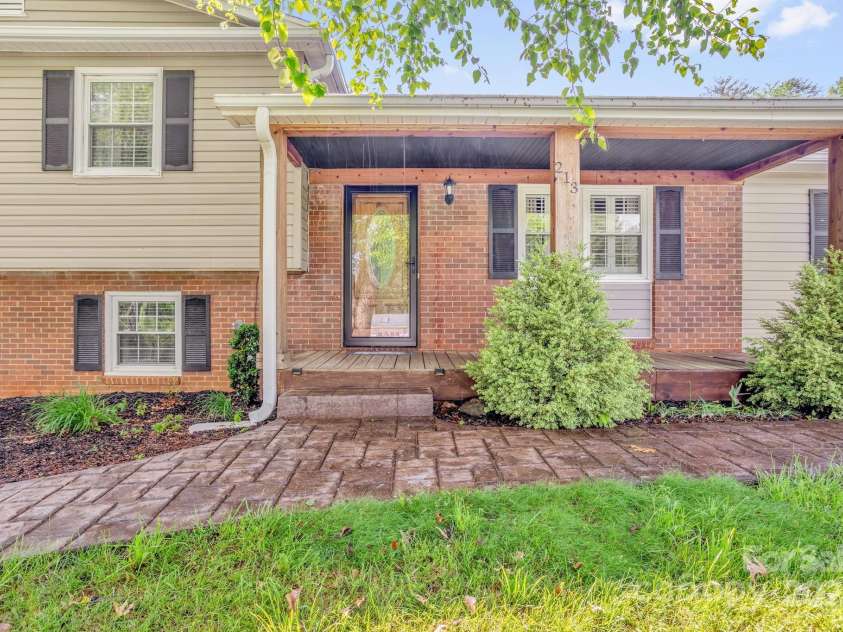 213 Turkey Hill Drive, King, NC 27021.  MLS# CAR4280116, YatesRealty ID 26092. 