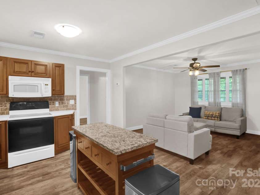 213 Turkey Hill Drive, King, NC 27021.  MLS# CAR4280116, YatesRealty ID 26092. 