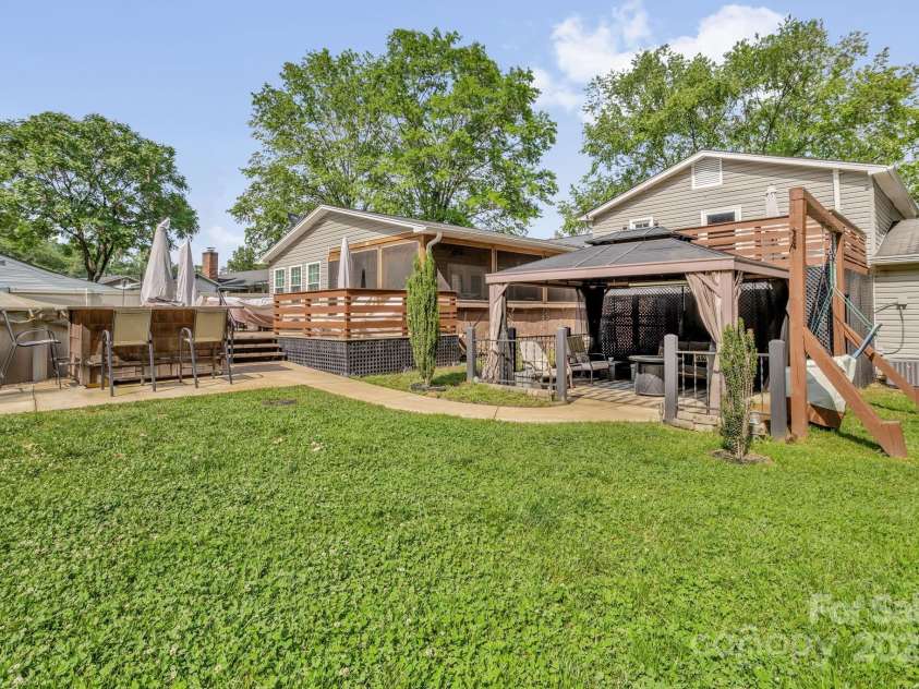 213 Turkey Hill Drive, King, NC 27021.  MLS# CAR4280116, YatesRealty ID 26092. 