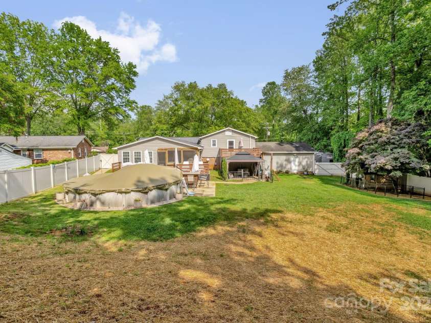 213 Turkey Hill Drive, King, NC 27021.  MLS# CAR4280116, YatesRealty ID 26092. 