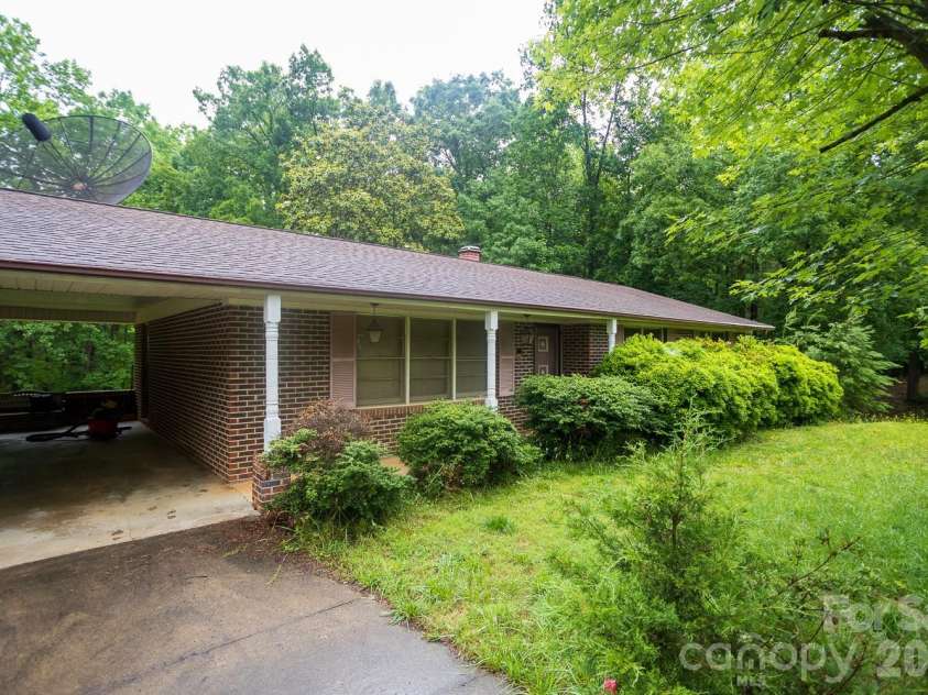 1225 Moss Road, Rutherfordton, NC 28139.  MLS# CAR4386364, YatesRealty ID 26093. 