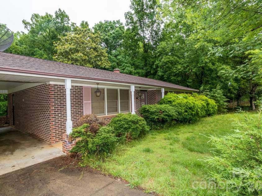 1225 Moss Road, Rutherfordton, NC 28139.  MLS# CAR4386364, YatesRealty ID 26093. 