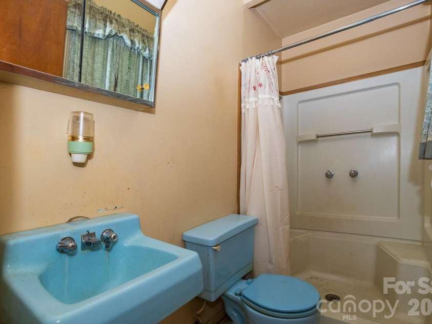 1225 Moss Road, Rutherfordton, NC 28139.  MLS# CAR4386364, YatesRealty ID 26093. 