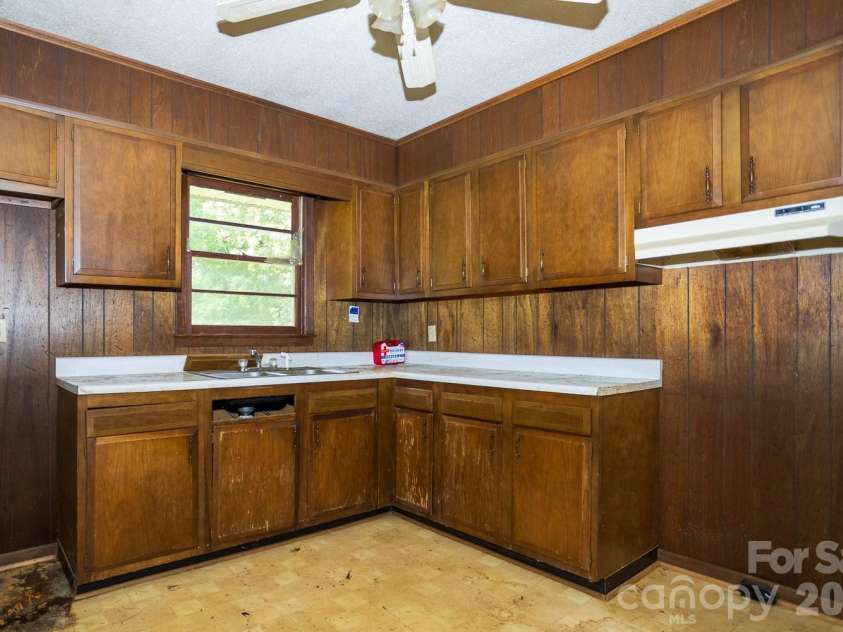 1225 Moss Road, Rutherfordton, NC 28139.  MLS# CAR4386364, YatesRealty ID 26093. 