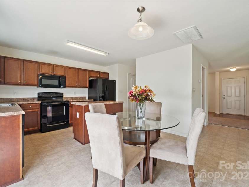 3512 Gibbon Terrace Court, Charlotte, NC 28269.  MLS# CAR4261541, YatesRealty ID 26093. Check out the entry way with the half bath in the hallway