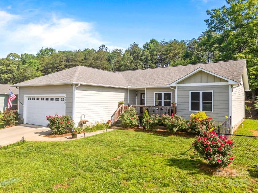 2369 Saratoga Run, Morganton, NC 28655.  MLS# CAR4272311, YatesRealty ID 26094. 