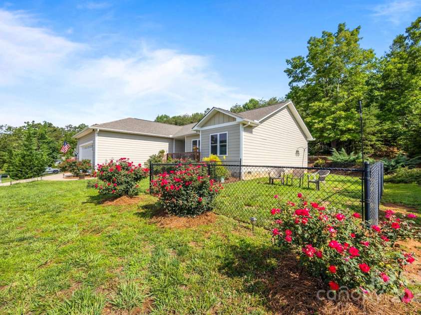 2369 Saratoga Run, Morganton, NC 28655.  MLS# CAR4272311, YatesRealty ID 26094. 