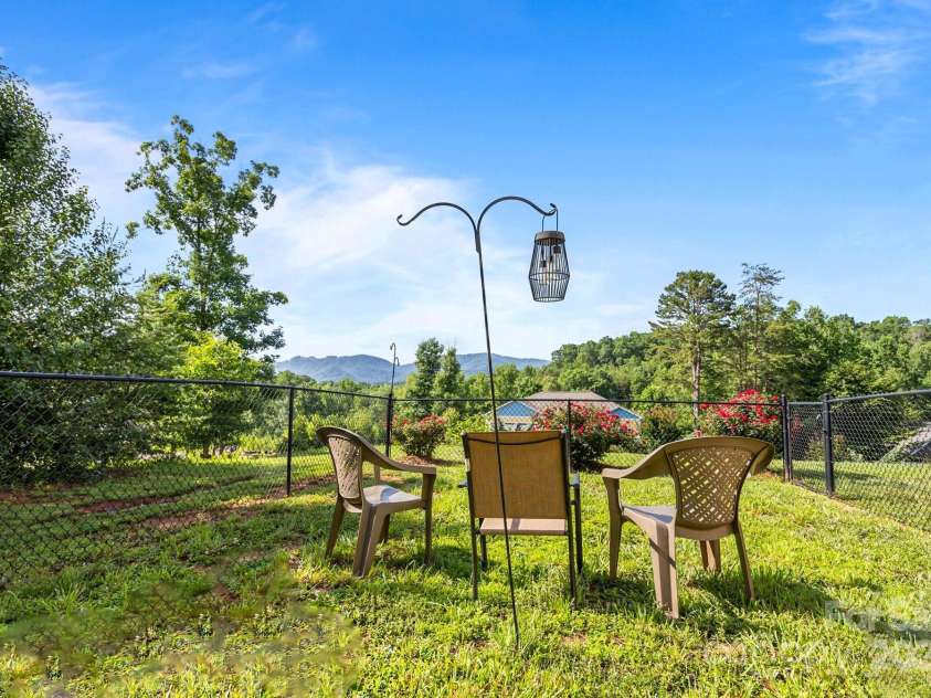 2369 Saratoga Run, Morganton, NC 28655.  MLS# CAR4272311, YatesRealty ID 26094. 