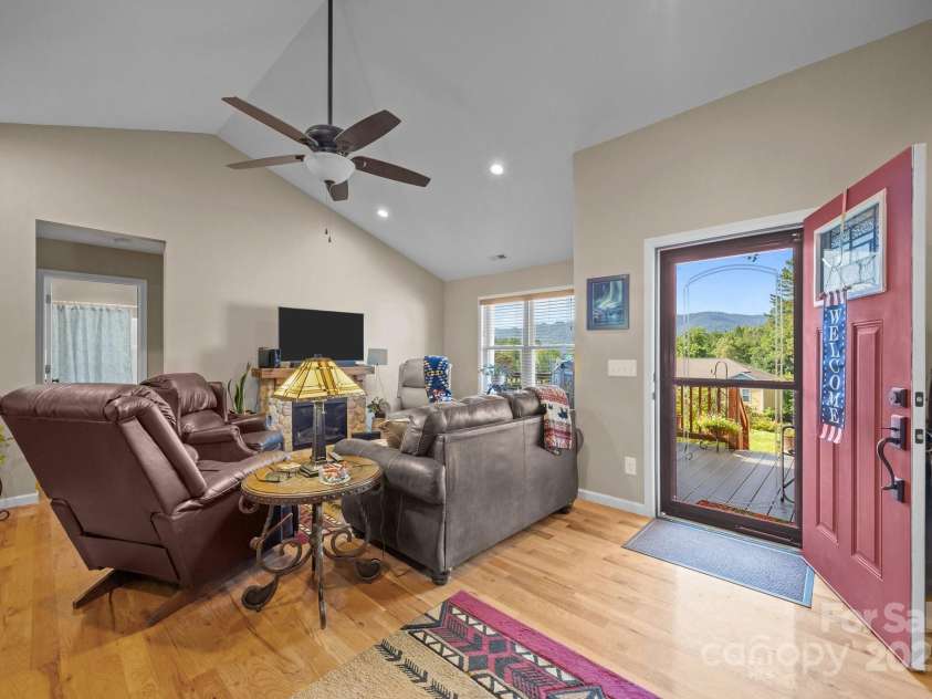 2369 Saratoga Run, Morganton, NC 28655.  MLS# CAR4272311, YatesRealty ID 26094. 