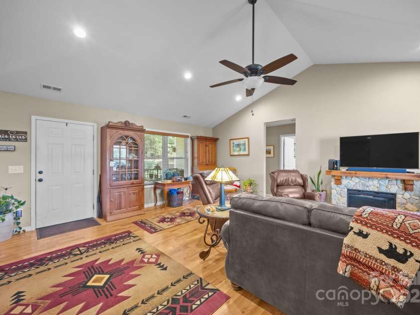 2369 Saratoga Run, Morganton, NC 28655.  MLS# CAR4272311, YatesRealty ID 26094. 