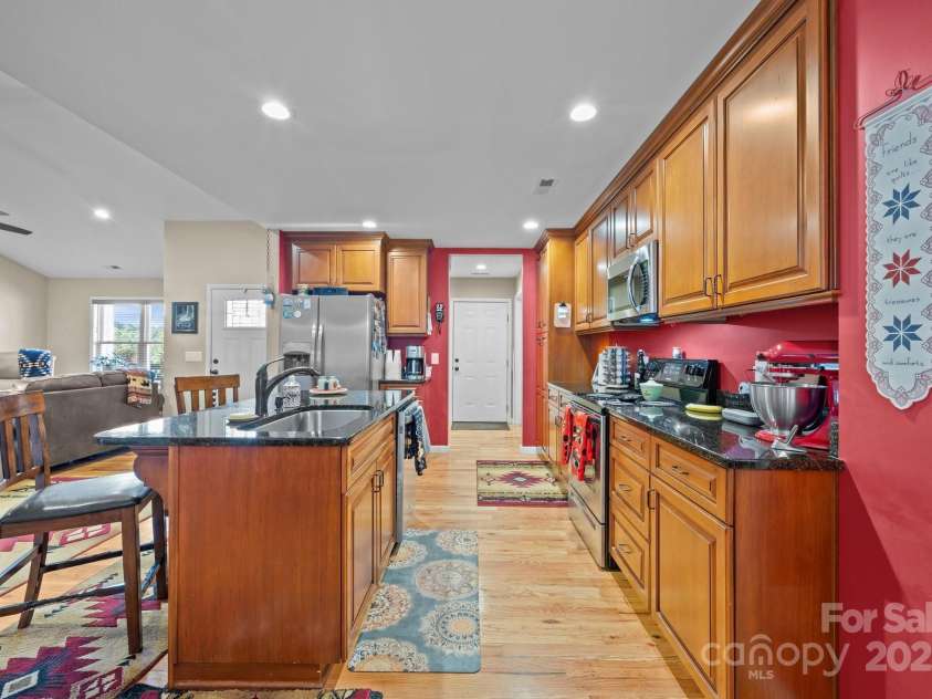 2369 Saratoga Run, Morganton, NC 28655.  MLS# CAR4272311, YatesRealty ID 26094. 