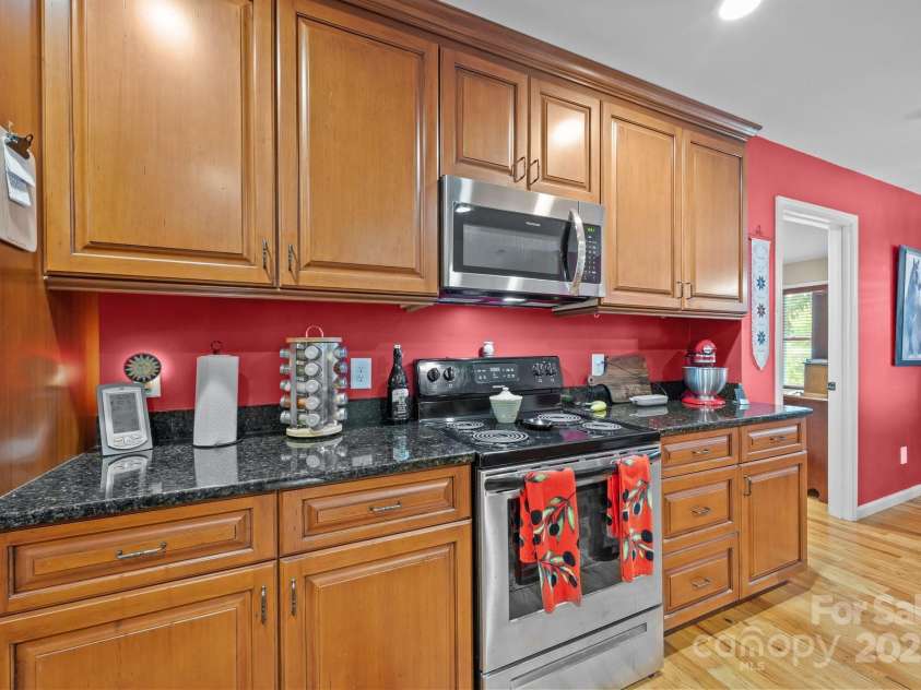 2369 Saratoga Run, Morganton, NC 28655.  MLS# CAR4272311, YatesRealty ID 26094. 