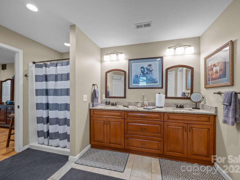 2369 Saratoga Run, Morganton, NC 28655.  MLS# CAR4272311, YatesRealty ID 26094. 
