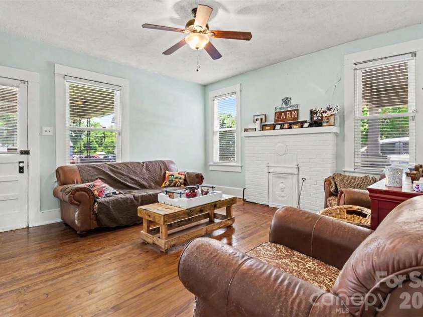 352 Pendleton Street, Rock Hill, SC 29730.  MLS# CAR4382469, YatesRealty ID 26094. 
