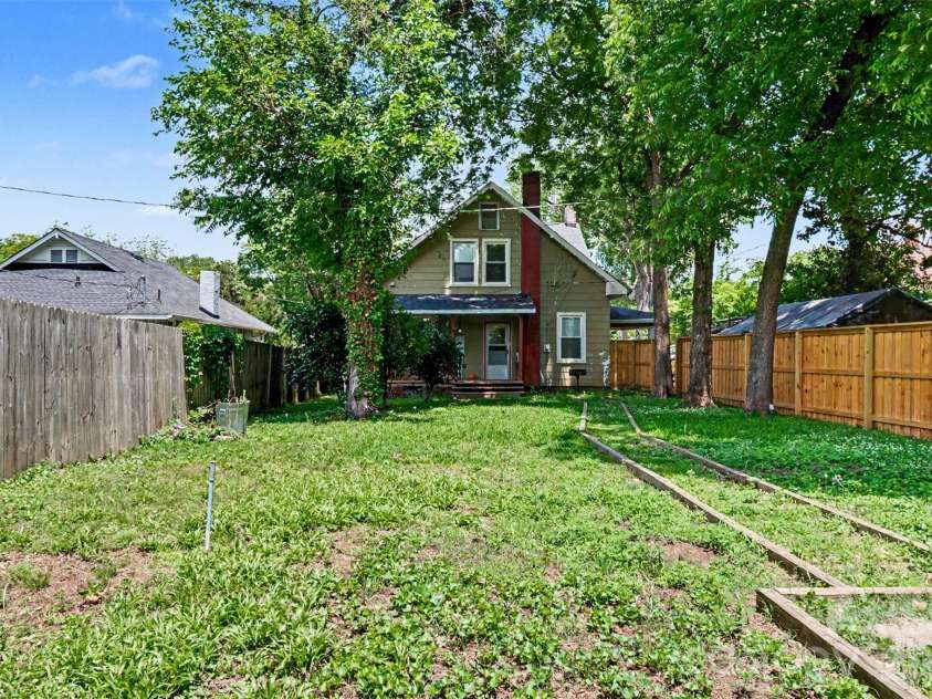 352 Pendleton Street, Rock Hill, SC 29730.  MLS# CAR4382469, YatesRealty ID 26094. 