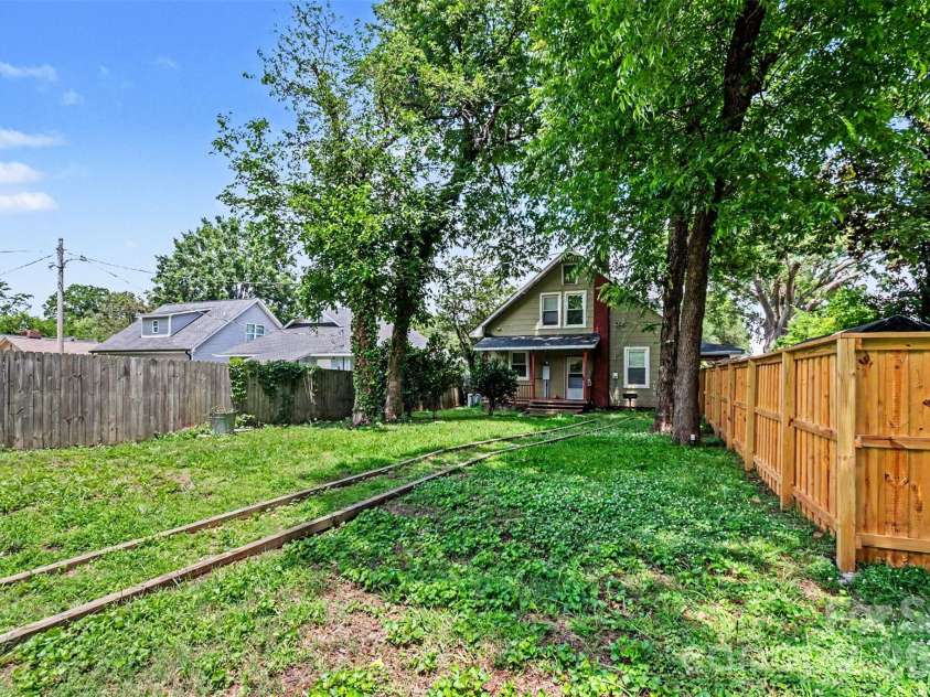 352 Pendleton Street, Rock Hill, SC 29730.  MLS# CAR4382469, YatesRealty ID 26094. 